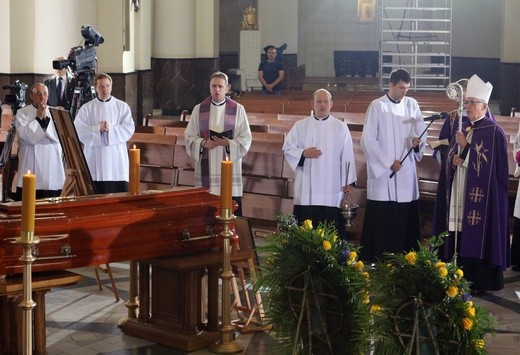 Pogrzeb abp. Szczepana Wesołego – cz. 1