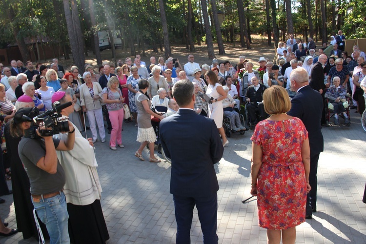 Poświęcenie nowej części dom opieki przy parafii pw. św. Józefa w Zielonej Górze