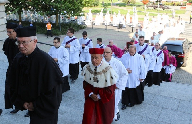 Pogrzeb abp. Szczepana Wesołego – cz. 2