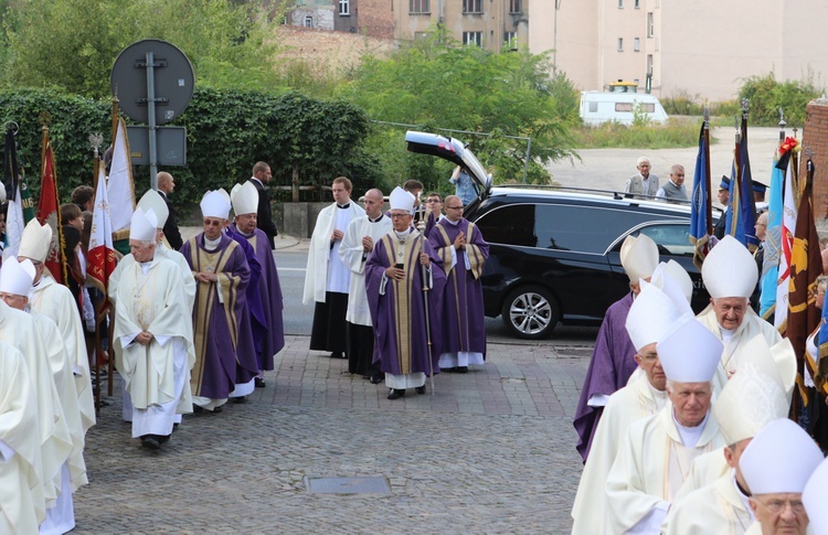 Pogrzeb abp. Szczepana Wesołego – cz. 2