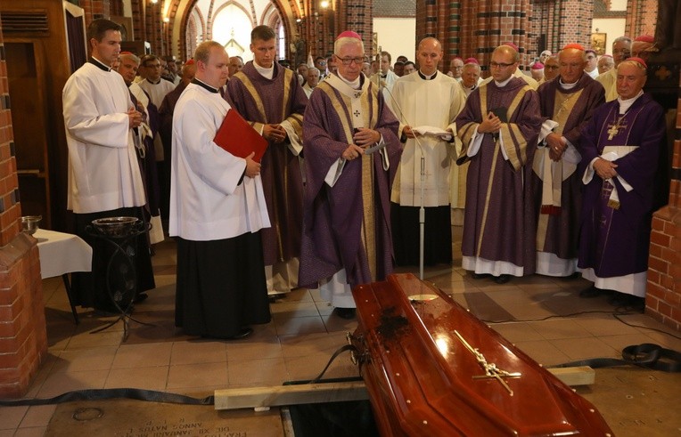 Pogrzeb abp. Szczepana Wesołego – cz. 2