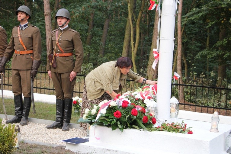 Uroczystość patriotyczna w Starych Budach