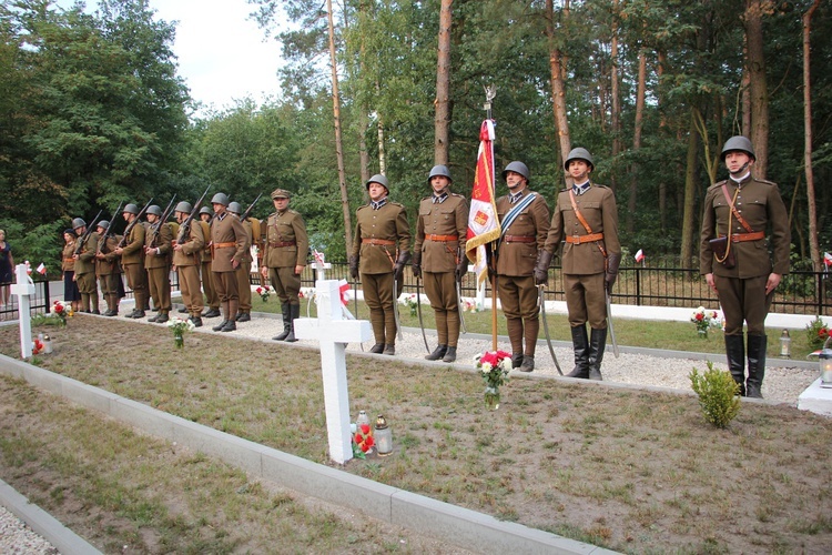 Uroczystość patriotyczna w Starych Budach