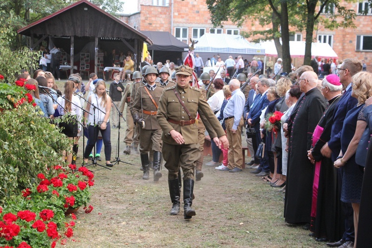 Uroczystość patriotyczna w Starych Budach