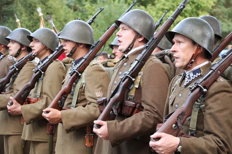 Uroczystość patriotyczna w Starych Budach