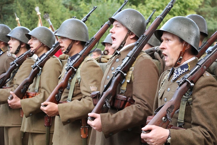 Uroczystość patriotyczna w Starych Budach