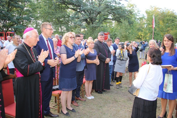 Uroczystość patriotyczna w Starych Budach