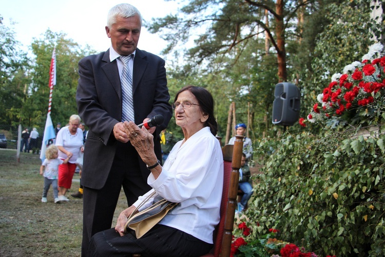 Uroczystość patriotyczna w Starych Budach