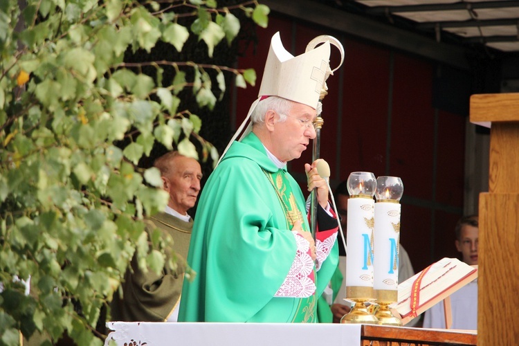 Uroczystość patriotyczna w Starych Budach