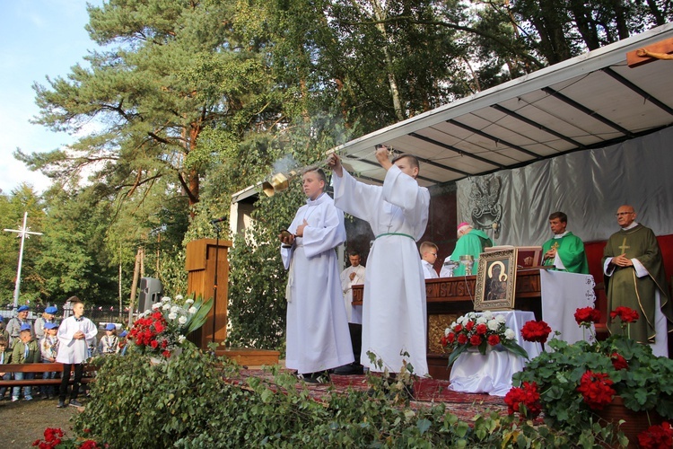 Uroczystość patriotyczna w Starych Budach