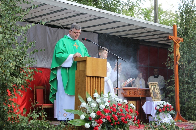 Uroczystość patriotyczna w Starych Budach