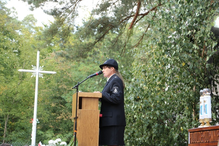 Uroczystość patriotyczna w Starych Budach