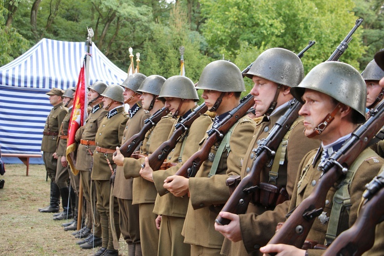 Uroczystość patriotyczna w Starych Budach