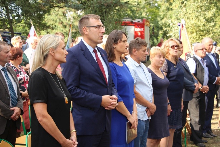 Uroczystość patriotyczna w Starych Budach