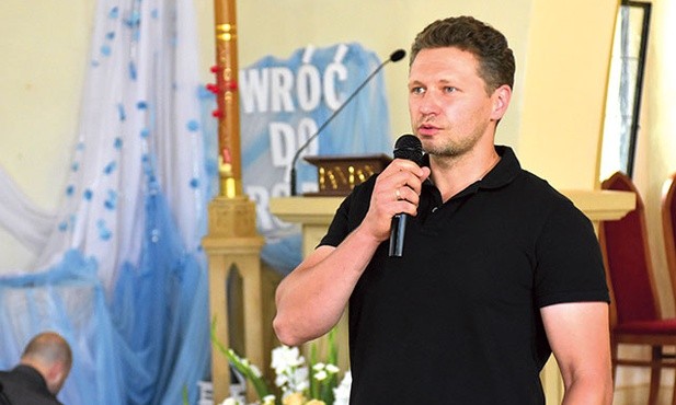 Michał Chorosiński w czasie wygłaszania konferencji