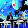 Ponad 4 tys. gości z Europy, Azji i USA uczestniczyło od 4 do 6 września w Forum Ekonomicznym w Krynicy. Na zdjęciu: uczestnicy dyskusji o związkach polityki i biznesu.
