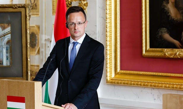 Szijjarto: Zawetujemy każdą propozycję sankcji przeciw Polsce