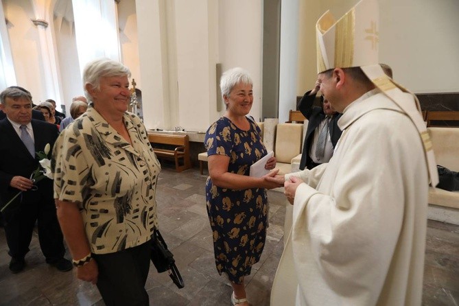 Świecenia biskupie w katedrze cz.2 - życzenia