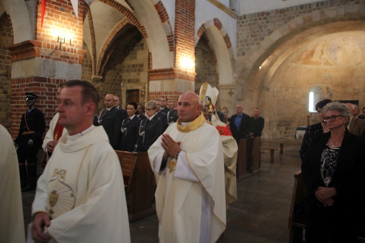 Msza św. za ojczyznę w tumskiej archikolegiacie