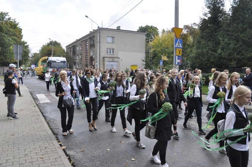 Skierniewickie Święto Kwiatów, Owoców i Warzyw - parada, cz. 1