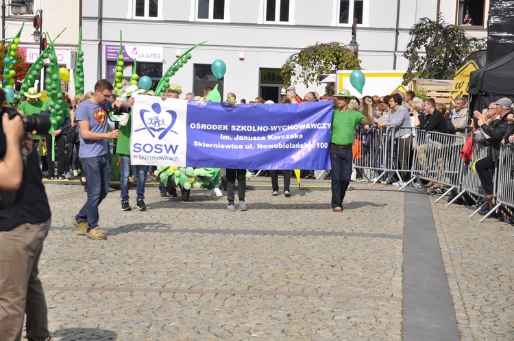 Skierniewickie Święto Kwiatów, Owoców i Warzyw - parada, cz. 1