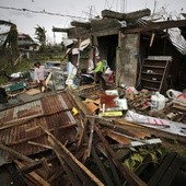 Co najmniej 12 ofiar śmiertelnych tajfunu Mangkhut na Filipinach