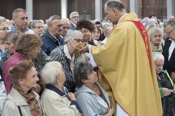 Krzyżu święty nade wszystko...