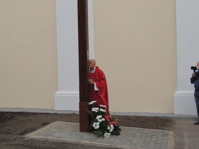 Poświęcenie krzyża misyjnego w Żychlinie