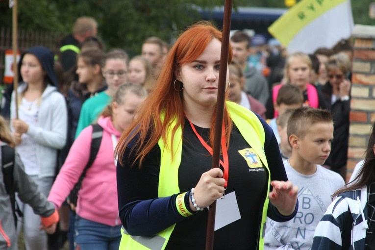 Pielgrzymka dzieci do Rostkowa