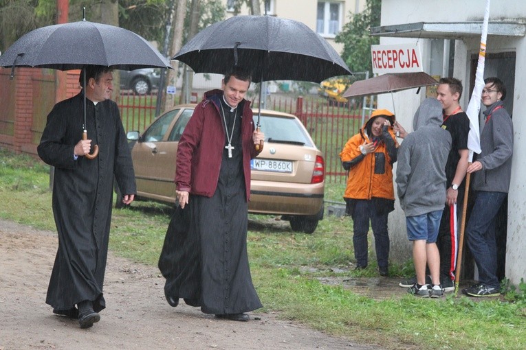 Pielgrzymka dzieci do Rostkowa