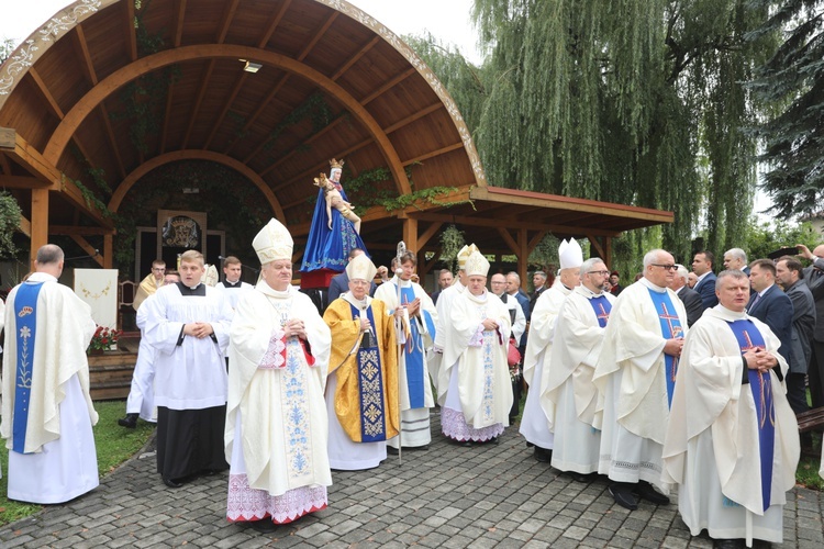 25. rocznica koronacji Piety Hałcnowskiej 