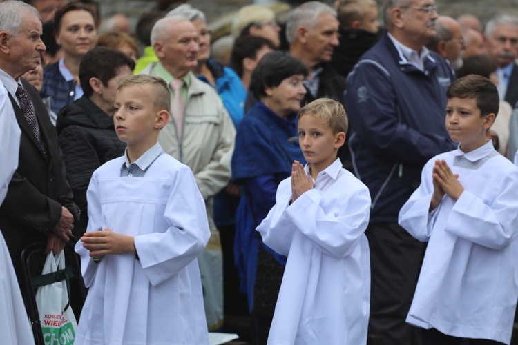 25. rocznica koronacji Piety Hałcnowskiej 