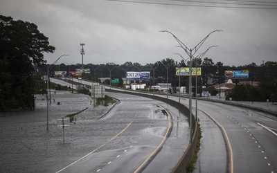 Już 17 ofiar śmiertelnych burzy tropikalnej Florence w USA