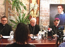▲	O bolesnych przypadkach nadużyć seksualnych w diecezji mówili biskupi i rektor seminarium.