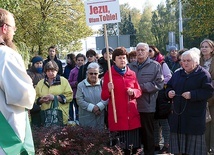 ▲	Przecięcie dróg obok kościoła na Poczekajce jest jednym z pierwszych w Lublinie, gdzie odbyła się modlitwa za miasto.