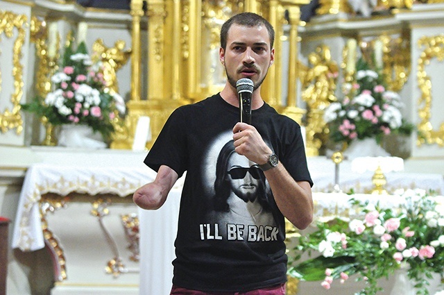 Janek Mela opowiada o swoim życiu.