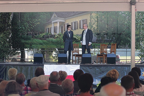 ▲	Od kilkunastu lat wydarzenie przyciąga rzesze miłośników Kresów Wschodnich.