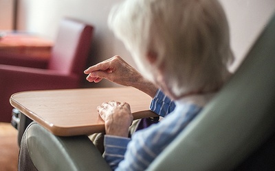 Neurodegeneracja pociąga za sobą kolejne schorzenia starcze.