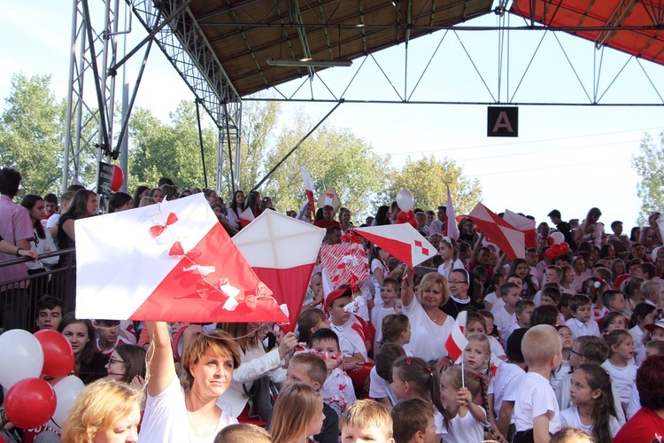 Korowód niepodległościowy w Łowiczu