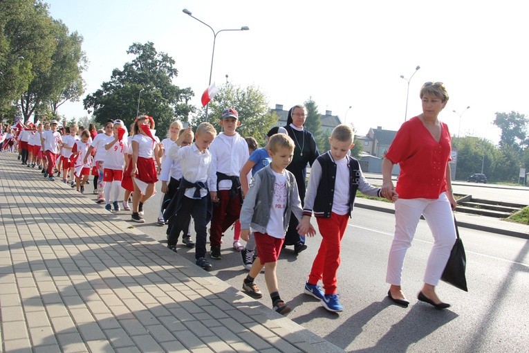 Korowód niepodległościowy w Łowiczu