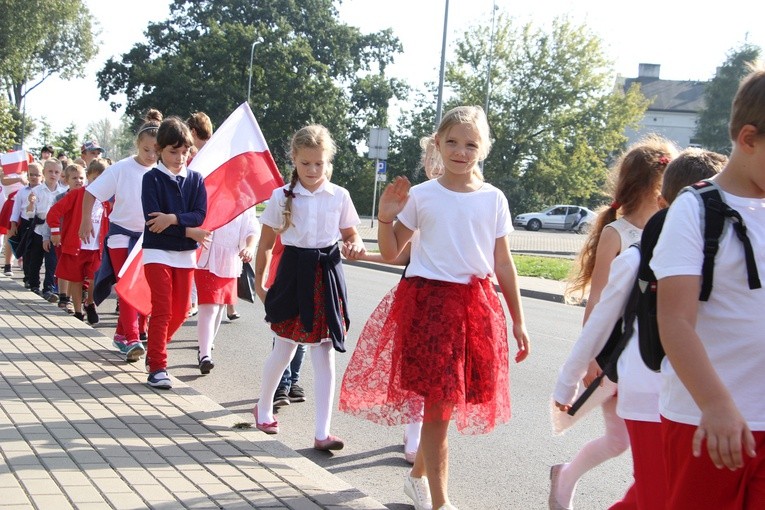 Korowód niepodległościowy w Łowiczu