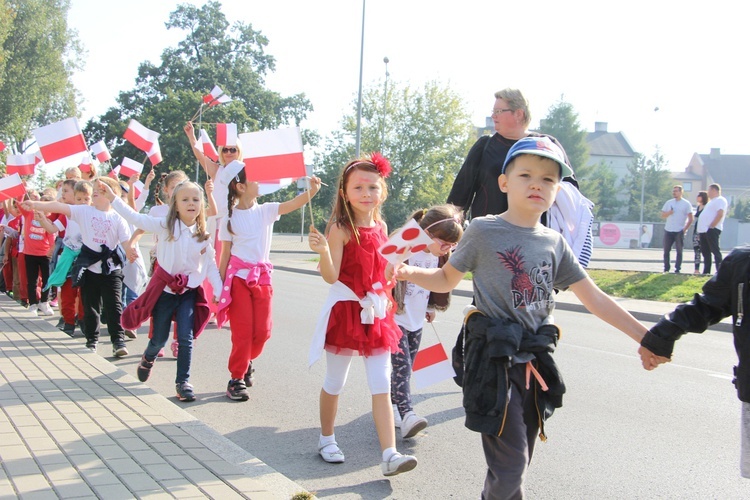 Korowód niepodległościowy w Łowiczu