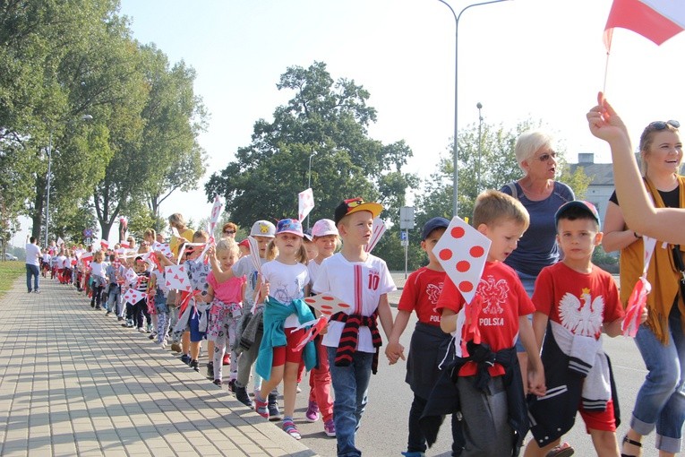 Korowód niepodległościowy w Łowiczu