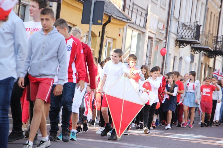 Korowód niepodległościowy w Łowiczu