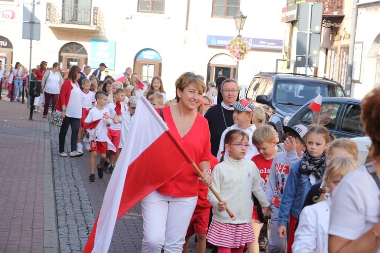 Korowód niepodległościowy w Łowiczu