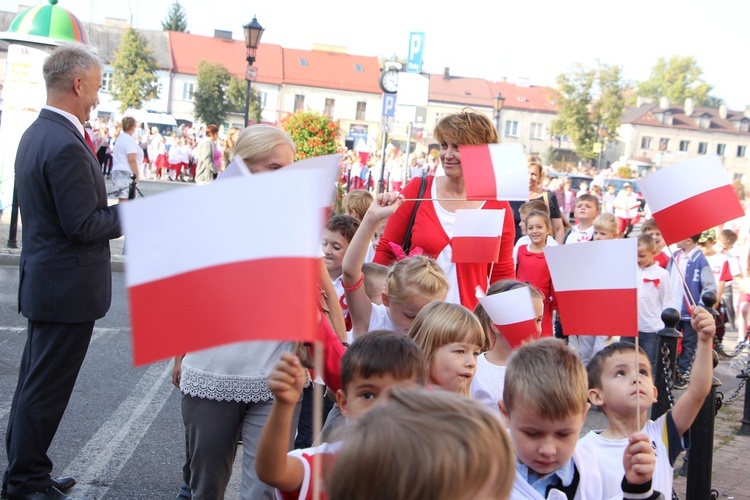 Korowód niepodległościowy w Łowiczu