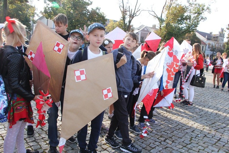 Korowód niepodległościowy w Łowiczu
