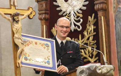 Błogosławieństwo od papieża Franciszka dla istebniańskich strażaków odebrał prezes Stanisław Kędzior