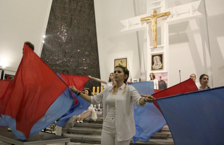 Modlitwa przy relikwiach św. S. Kostki