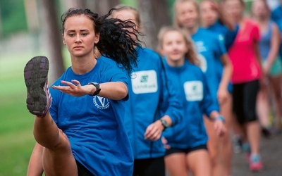 Aby uczniowie polubili WF, nauczyciel musi ich zarazić miłością do ruchu i sportu.